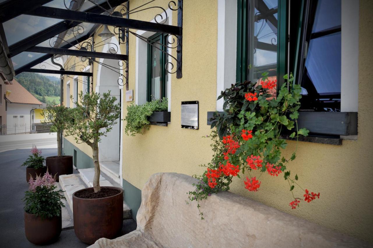 Hotel Gostilna In Prenocisca Brancurnik à Prevalje Extérieur photo